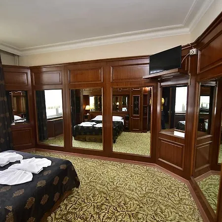 Topkapi Hotel