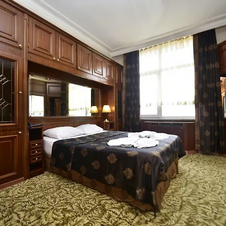 Topkapi Hotel